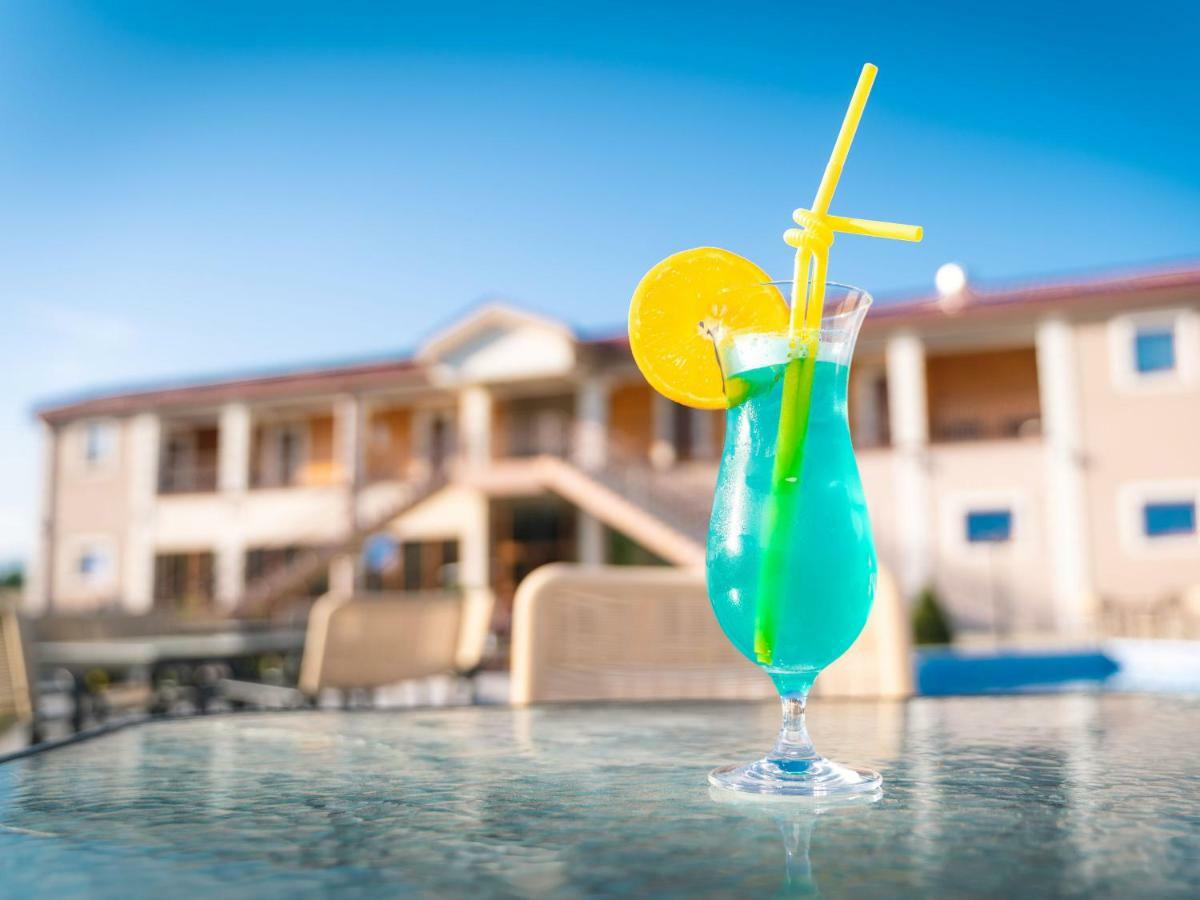 Hotel Royal Garden Nikšić Zewnętrze zdjęcie