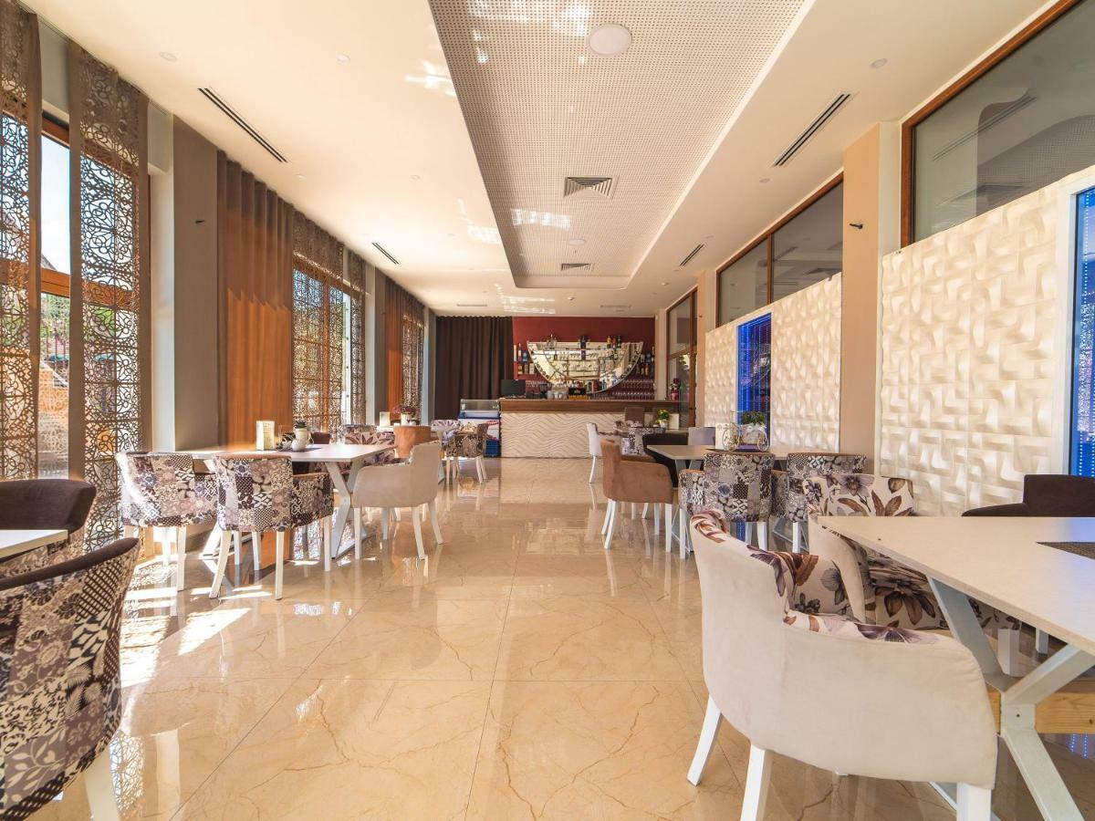 Hotel Royal Garden Nikšić Zewnętrze zdjęcie